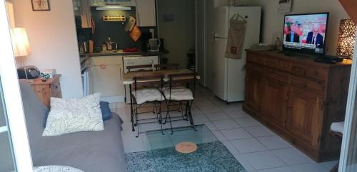 Saint-Mamet Apartment | Appartement cosy à Saint-Mamet - 36 m² - Vue montagne
