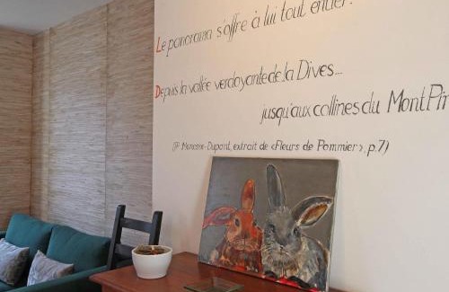 Segrie-Fontaine Apartment | Appartement cosy au-dessus d'un café littéraire avec jardin et location de vélos, proche de Condé-en-Normandie - FR-1-497-93