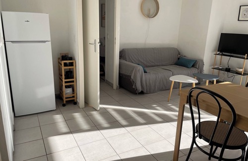Vayres Apartment | Appartement Cosy au Calme, Animaux de Compagnie Acceptés
