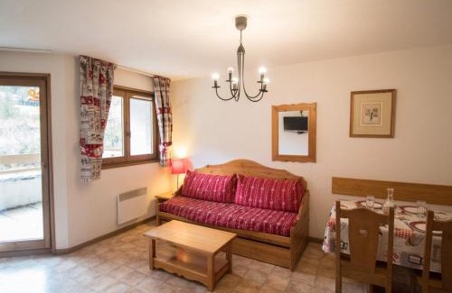 Val Cenis Apartment | Appartement cosy au pied des pistes - 6 pers, 40m², terrasse, parking, proche commerces et services - FR-1-508-13
