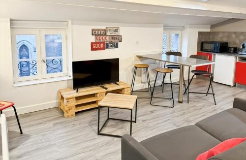 Aurillac Apartment | Appartement cosy cœur d'Aurillac, 2 lits, Wifi