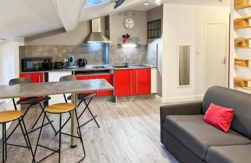 Aurillac Apartment | Appartement cosy cœur d'Aurillac, 2 lits, Wifi