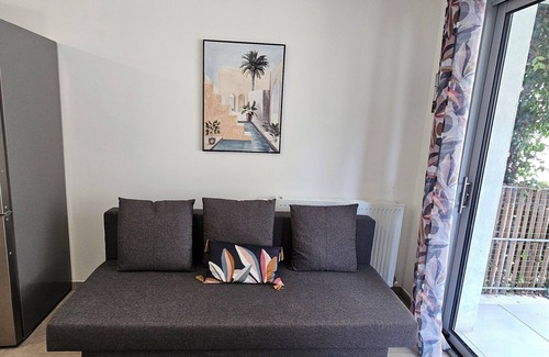 Saint-Sylvestre Apartment | Appartement Cosy Dans Un Ecrin De Verdure -Nice, 135€ per night