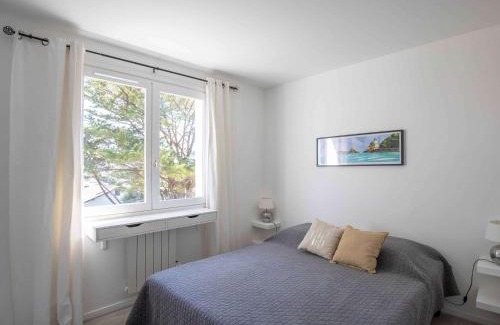 Saint-Jean-de-Luz Apartment | Appartement Cosy 3* avec Terrasse, Piscine et Parking Privé à 10 min de la Plage d’Erromardie - FR-1-4-524