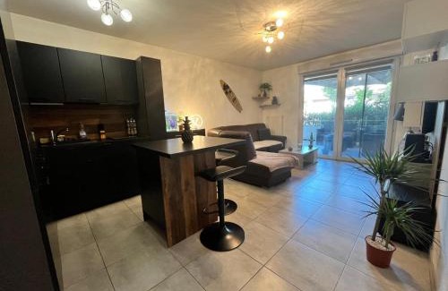 Vitrolles Apartment | Appartement cosy plage aéroport à proximité
