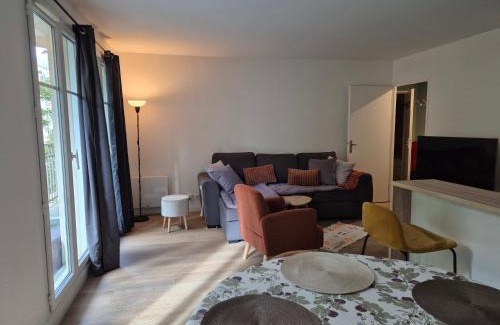 Chessy Apartment | Appartement cosy près du RER