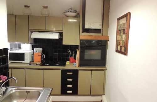 La Real Apartment | Appartement cosy, wifi et parking.