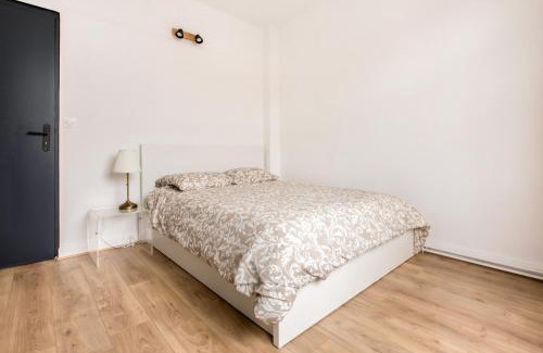 Marcq-en-Baroeul Apartment | Appartement Croisé Laroche 2 (12min de Lille)
