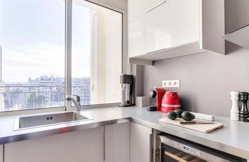 16th Arrondissement Apartment | Appartement d'Artiste, Terrasse Vue Tour Eiffel