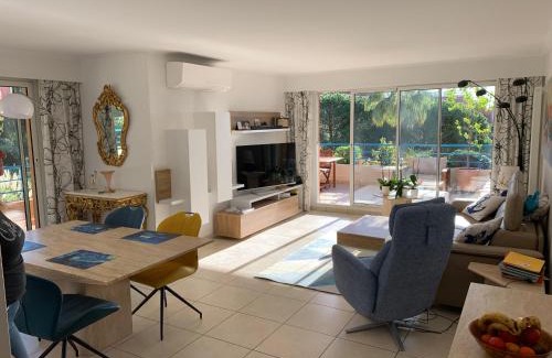 Mandelieu-La-Napoule Apartment | Appartement du Palais -classé 4 étoiles - Axelle Loc'Appart