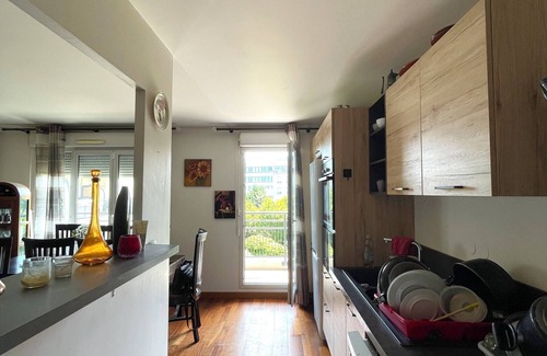 Le Bourget Apartment | Appartement Dans Résidence de Copropriétaire Très Calme