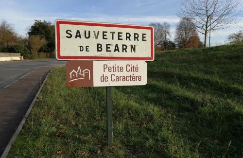 Sauveterre-de-Bearn Apartment | Appartement dans village médiéval