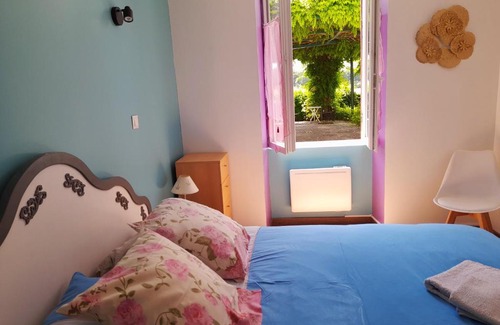 Cambes Apartment | Appartement de 2 chambres avec jardin clos a Cambes