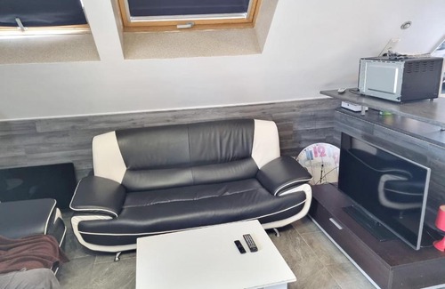 Chenove Apartment | Appartement de 2 chambres avec terrasse et wifi a Chenove