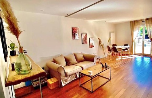 Nemours Apartment | Appartement de 2 chambres avec jacuzzi jardin clos et wifi a Nemourslone