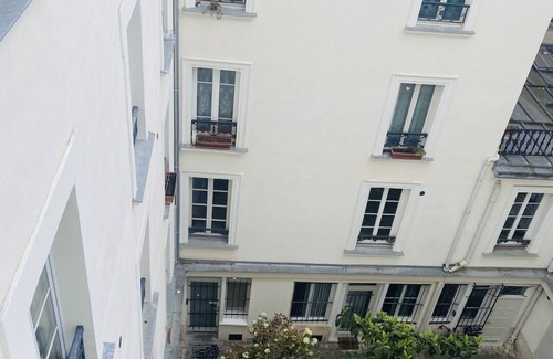 Quartier Sainte-Avoye Apartment | Appartement de Charme, Beaubourg, 48m2