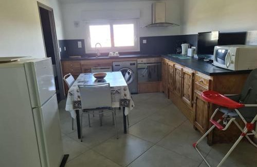 Ghisonaccia Apartment | Appartement de détente et vue sur montagnes