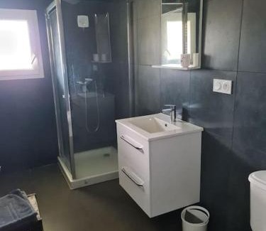 Ghisonaccia Apartment | Appartement de détente et vue sur montagnes