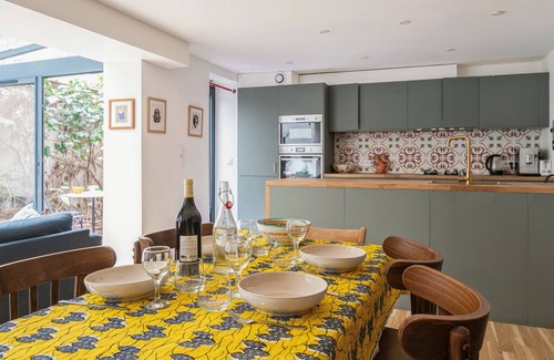 11th Arrondissement Apartment | Appartement de l'Artiste - Welkeys