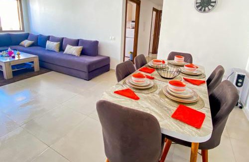Anza Apartment | Appartement de Luxe Vue Mer Avec Climatisation ! à 5 minutes à pied de la Plage ! à environ 6 minutes en voiture du centre d'Agadir et à 10 minutes en voiture de Taghazout !