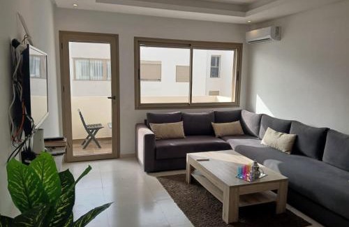 Anza Apartment | Appartement de Luxe Vue Mer Avec Climatisation ! à 5 minutes à pied de la Plage ! à environ 6 minutes en voiture du centre d'Agadir et à 10 minutes en voiture de Taghazout !