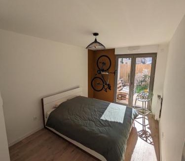 Clamart Apartment | Appartement de Standing avec jardin