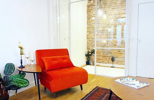 Quartier de Rochechouart Apartment | Appartement de standing a Paris