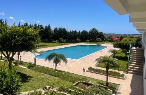 Achakkar Apartment | Appartement de vacances neuf: piscines et plage