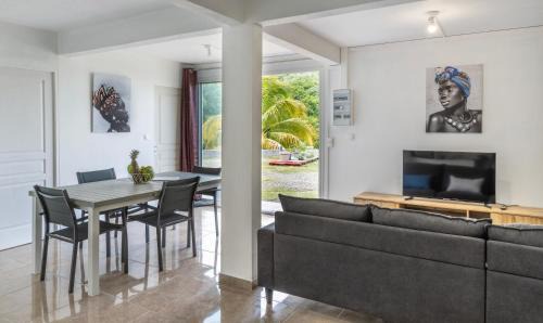 Le Precheur Apartment | Appartement des 5 Trésors - piscine et vue panoramique