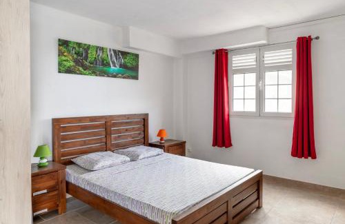 Le Precheur Apartment | Appartement des 5 Trésors - piscine et vue panoramique