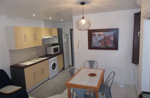 Cagnes-sur-Mer Apartment | Appartement Deux Pièces Dans Villa