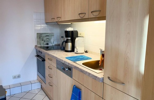 Lubeck City Centre Apartment | Appartement Domblick - apartment/apartment, shower, WC, living room/bedroom