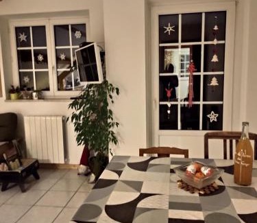 Fouchy Apartment | Appartement douillet avec vue sur les montagnes