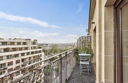 16th Arrondissement Apartment | Appartement Doumer et son balcon - Welkeys