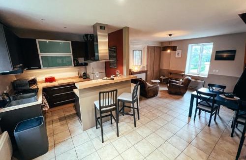 Chaponost Apartment | Appartement duplex chaleureux au calme