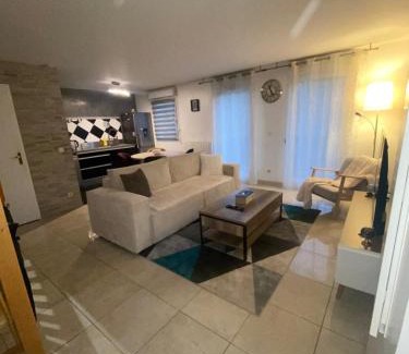 Villepinte Apartment | Appartement duplex T3 avec box - Paris - La Défense - Airport CDG - Parc des expositions - Stade de France - Disney - Astérix - Val D Europe