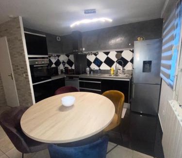 Villepinte Apartment | Appartement duplex T3 avec box - Paris - La Défense - Airport CDG - Parc des expositions - Stade de France - Disney - Astérix - Val D Europe