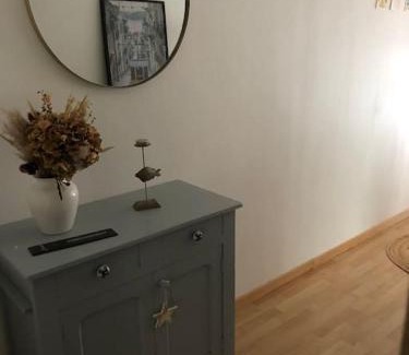 Bourges Apartment | Appartement en duplex avec parking et jardinet