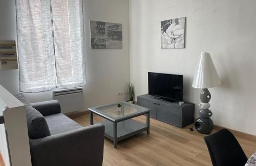 Armentieres Apartment | Appartement en duplex, 1e étage, proche commodités