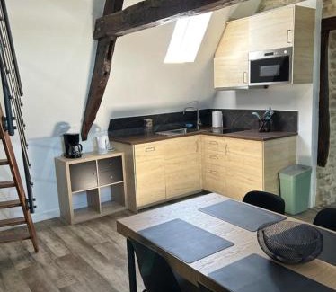 Trevieres Apartment | Appartement en duplex Trevieres 3 eme étage