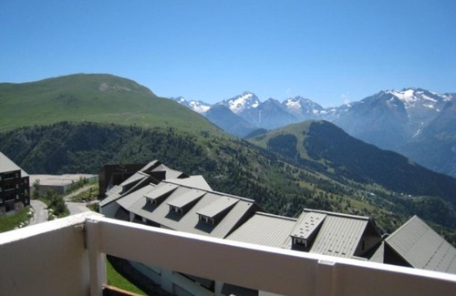 Eclose-Est Apartment | Appartement ensoleillé pour 5 pers, balcon sud, proche remontées et commerces, animaux acceptés - FR-1-405-94