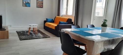 Dunkerque Centre Apartment | Appartement Entre terre et mer
