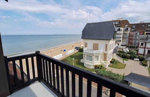Blonville-sur-Mer Apartment | Appartement Front de mer 3 Chambres