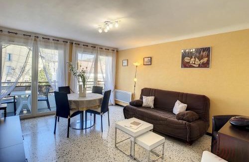 Lamalou-les-Bains Apartment | Appartement F2 moderne à Lamalou-les-Bains, proche thermes, balcon, Wi-Fi, animaux acceptés - FR-1-451-204