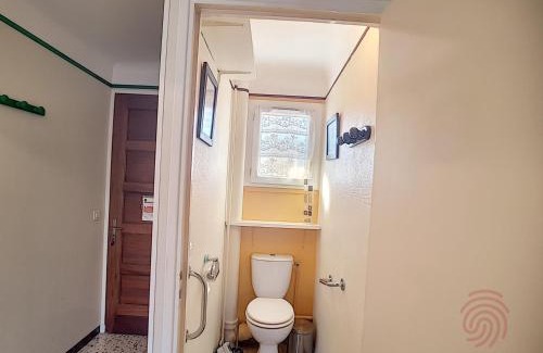 Lamalou-les-Bains Apartment | Appartement F2 moderne à Lamalou-les-Bains, proche thermes, balcon, Wi-Fi, animaux acceptés - FR-1-451-204