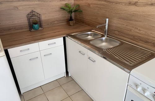 Ruoms House | Appartement F3 Avec Piscine 10 min à Pied de la Rivière et 5 min du Centre