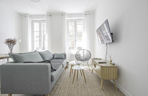 Anatole France Danton Apartment | Appartement F4 - Palais de justice - Proche gare