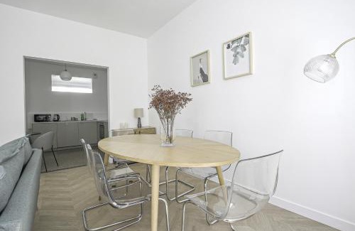 Anatole France Danton Apartment | Appartement F4 - Palais de justice - Proche gare