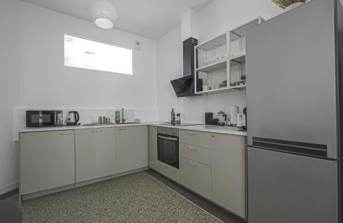 Anatole France Danton Apartment | Appartement F4 - Palais de justice - Proche gare