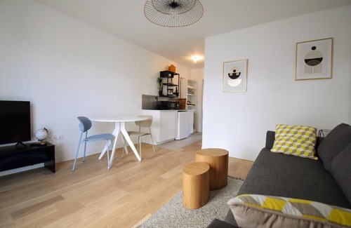 Chasseneuil-du-Poitou Apartment | Appartement neuf à côté du FUTUROSCOPE et de l'Arena